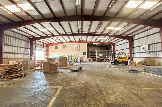 More Photos Of 609 Enterprise St, Laredo Industrial For Sale