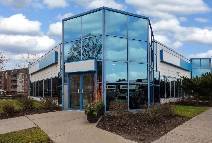 More Photos Of 15 Dartmouth Rd, Bedford Office For Lease