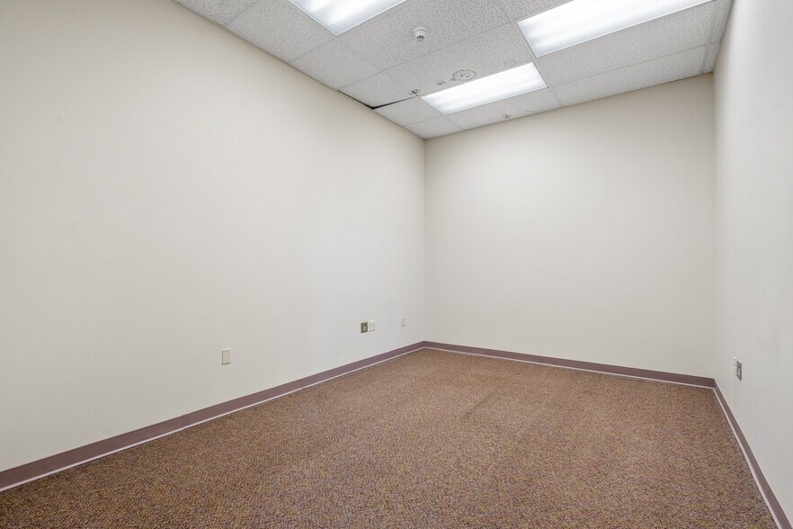 More Photos Of 77-87 Glade Dr, Kittanning Flex For Sale