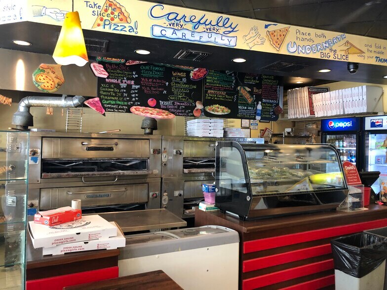 More Photos Of 114 S Clematis St, West Palm Beach Restaurant For Lease