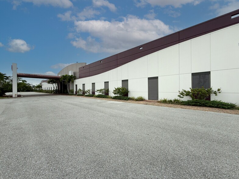 Primary Photo Of 11600 Adelmo Ln, Fort Myers Industrial For Sale