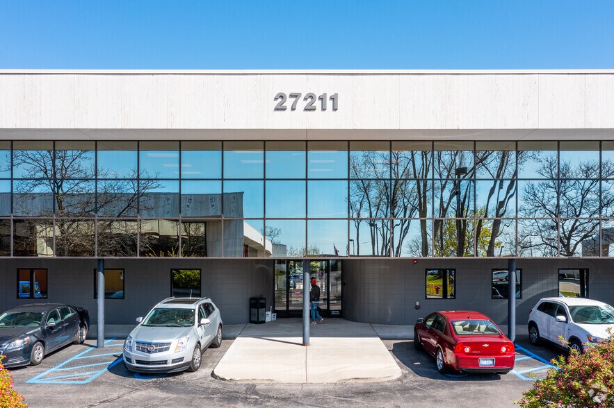 More Photos Of 27177 Lahser Rd, Southfield Unknown For Sale