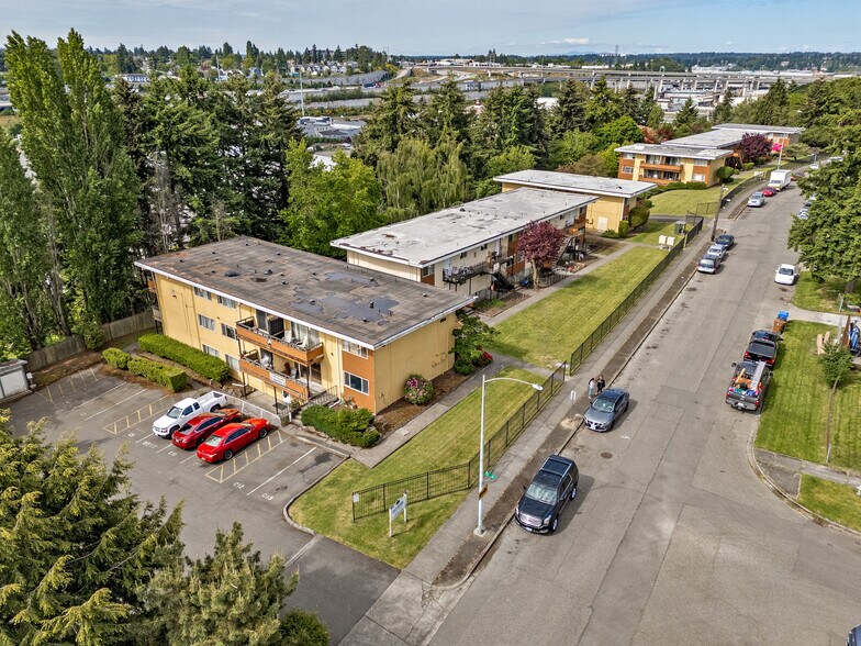 Primary Photo Of 1208-1316 S 27th St, Tacoma Apartments For Sale