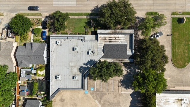 More Photos Of 726 Dalworth St, Grand Prairie Office For Sale