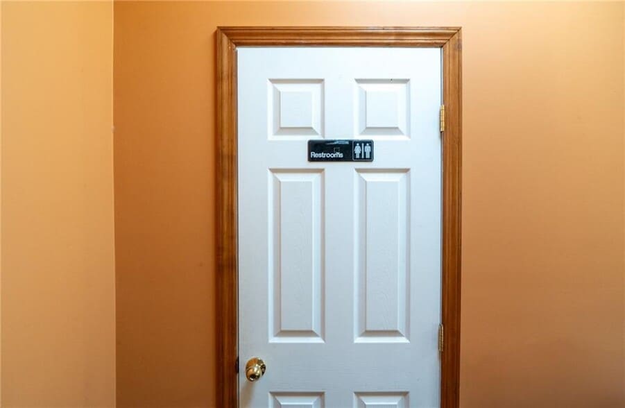 More Photos Of 10 Market St, Pittsburgh Restaurant For Sale