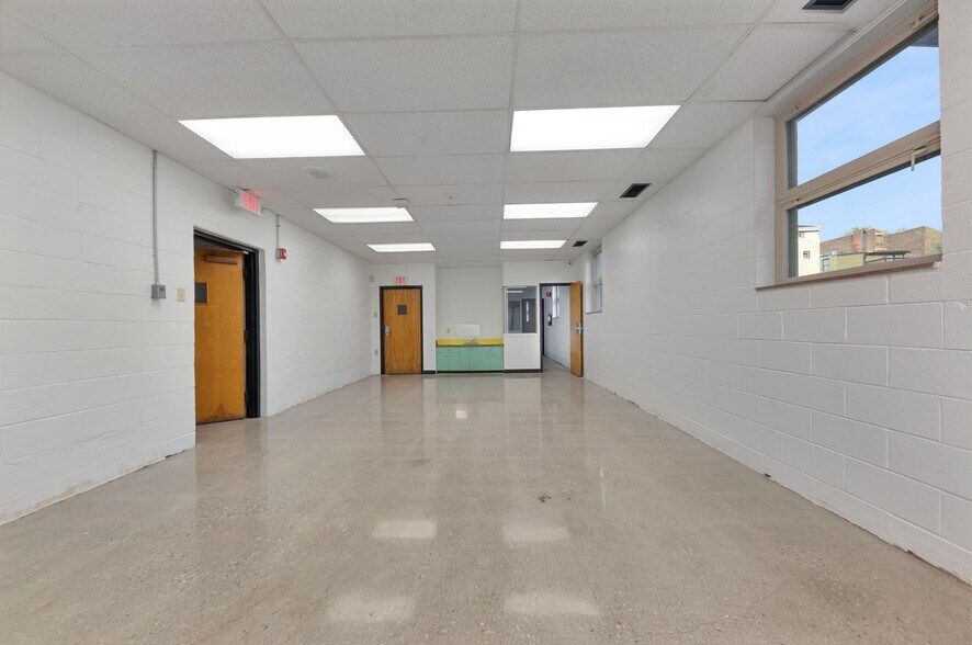 More Photos Of 1607 Mansfield St, Cincinnati Schools For Lease