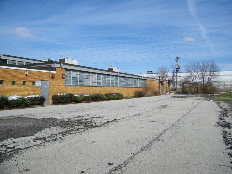 More Photos Of 5161 S Millard Ave, Chicago Warehouse For Lease