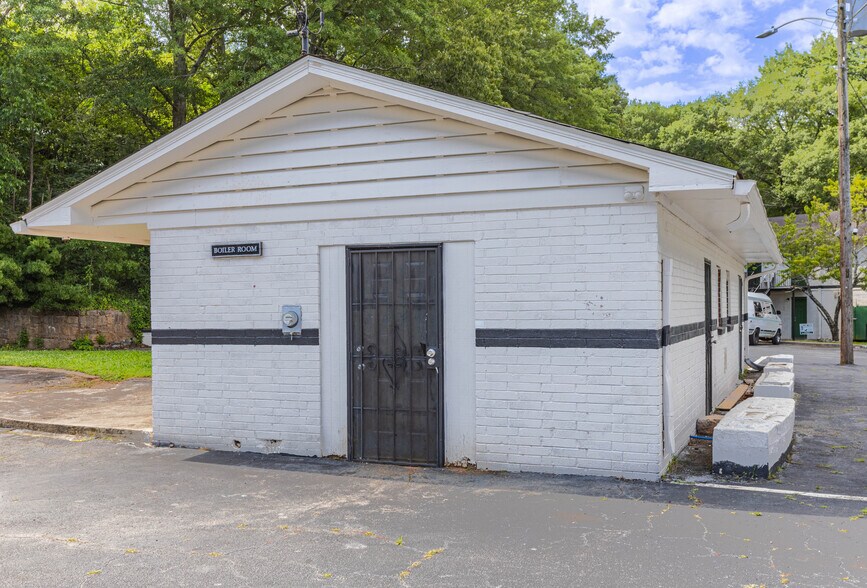 More Photos Of 1944 Dunlap Ave, East Point Multifamily For Sale