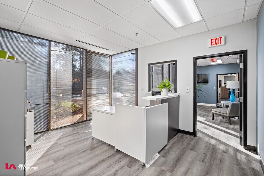More Photos Of 2800 Colonnades Ct, Peachtree Corners Light Distribution For Lease