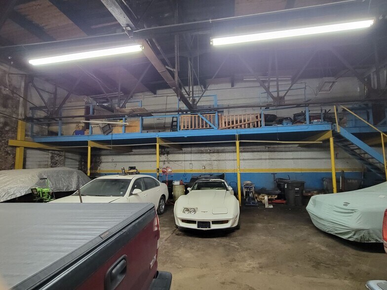 More Photos Of 5100-5110 Grand River Ave, Detroit Industrial For Sale