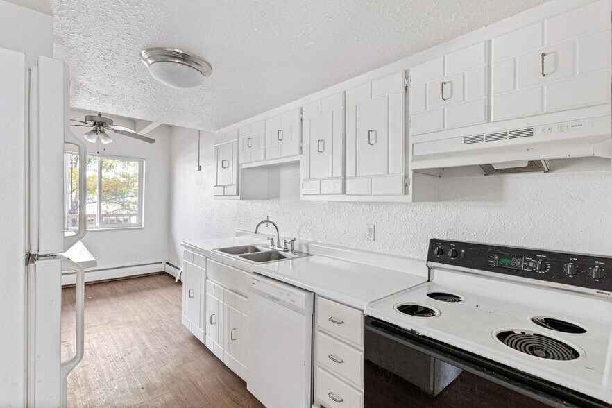 More Photos Of 7655 W 67th Ave, Arvada Apartments For Sale