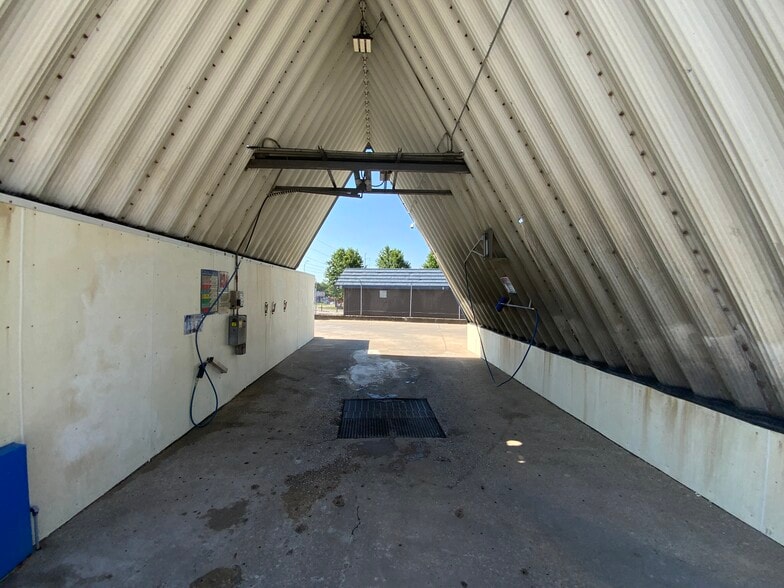 More Photos Of 7822 Troost Ave, Kansas City Carwash For Sale