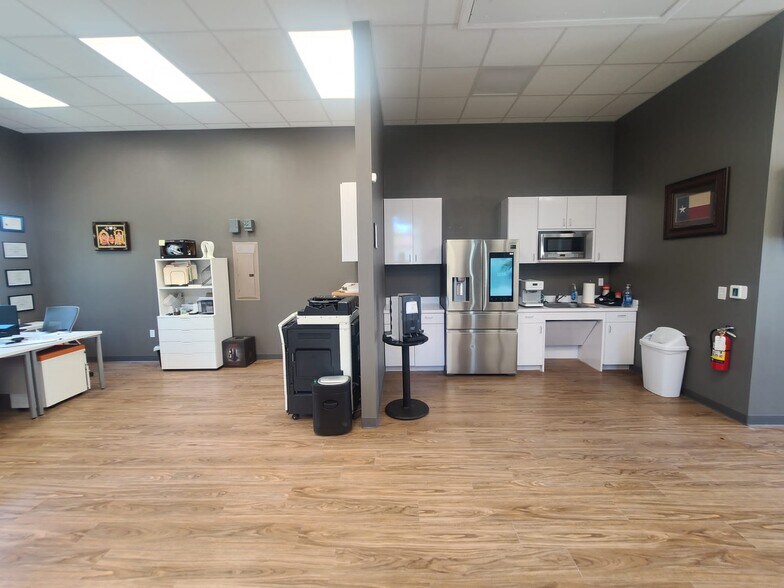 More Photos Of 240 O Connor Ridge Blvd, Irving Office For Sale