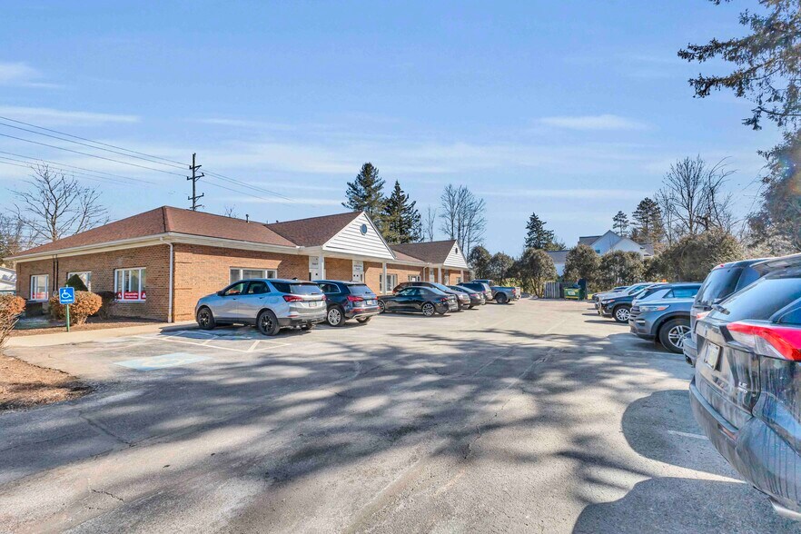 More Photos Of 7770 Brecksville Rd, Brecksville Office For Lease