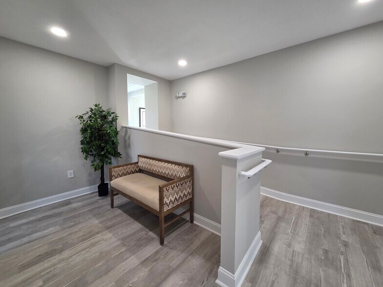 More Photos Of 44 4th St NW, Pulaski Office For Sale