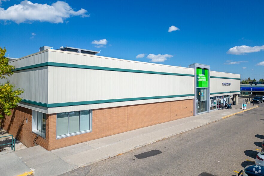More Photos Of 2675 36th St NE, Calgary Medical For Lease