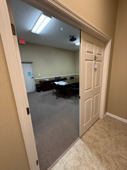 More Photos Of 5282-5286 Applegate Dr, Spring Hill Office For Sale