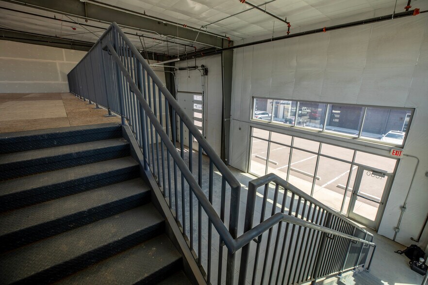 More Photos Of 13853 E Briarwood Ave, Centennial Light Distribution For Sale