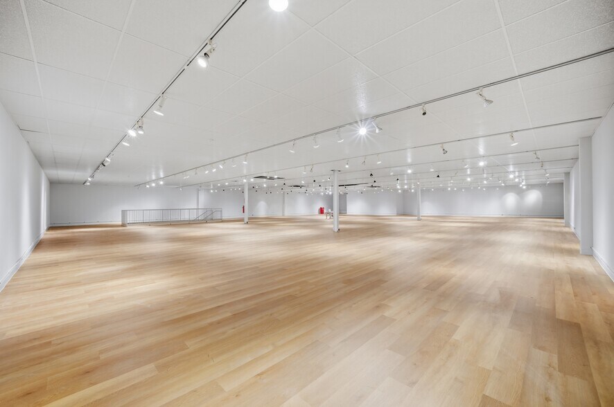 More Photos Of 6542 E Virginia Beach Blvd, Norfolk Freestanding For Sale