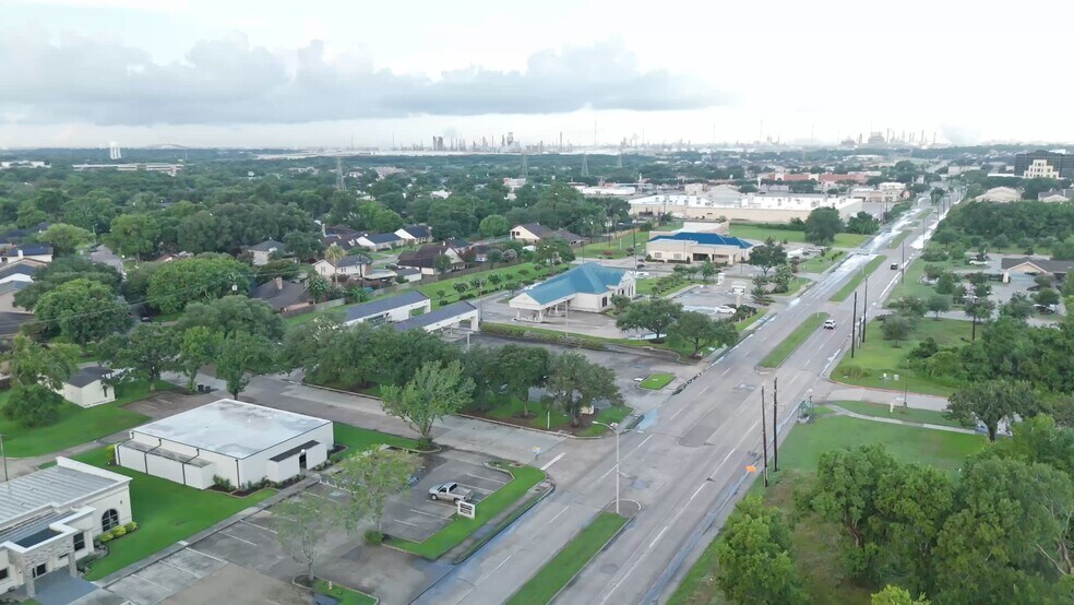 Primary Photo Of 723 Rollingbrook Dr, Baytown Office For Sale