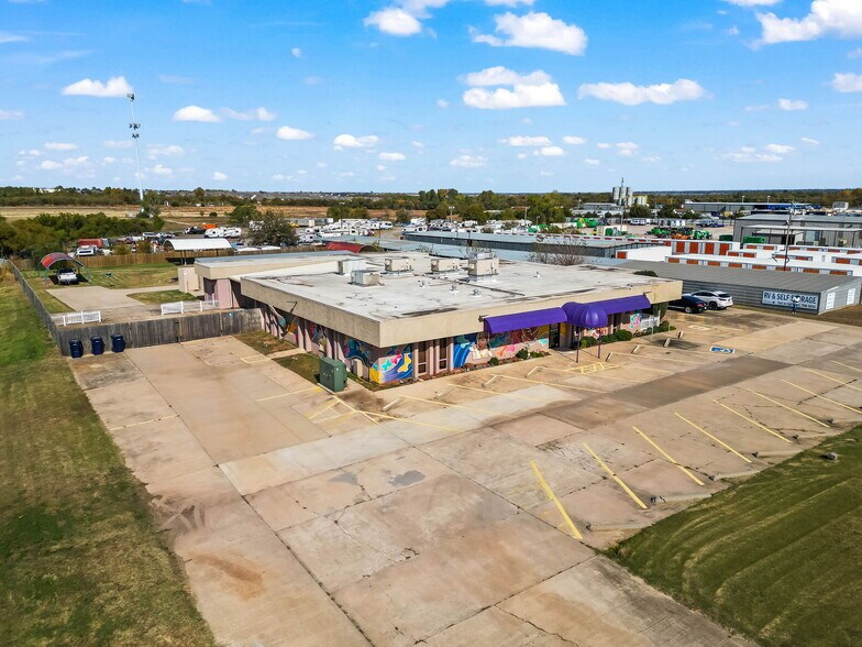 More Photos Of 11223 NW 10th St, Oklahoma City Daycare Center For Sale