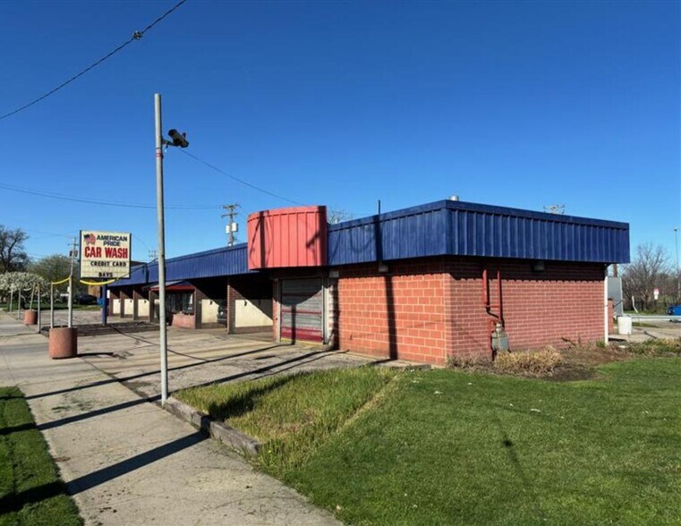 Primary Photo Of 11870 Bellaire Rd, Cleveland Carwash For Sale