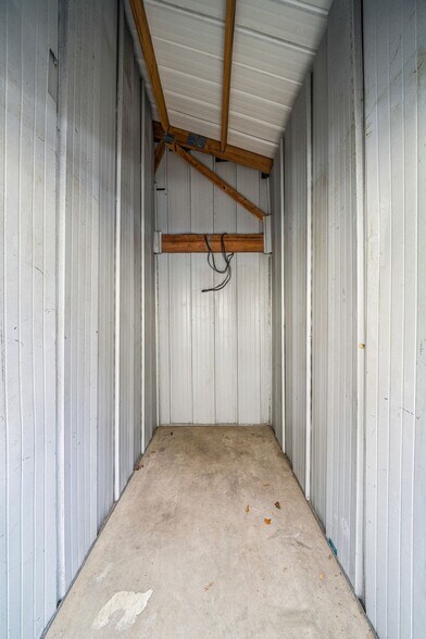More Photos Of 1719 Signal Point Rd, Charleston Self Storage For Sale