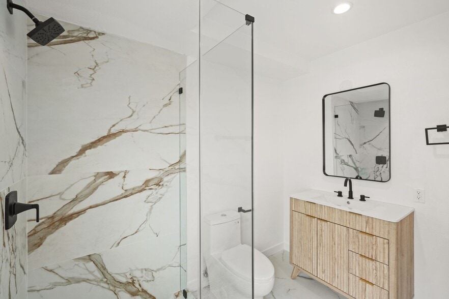 More Photos Of 7010 Lennox Ave, Van Nuys Apartments For Sale