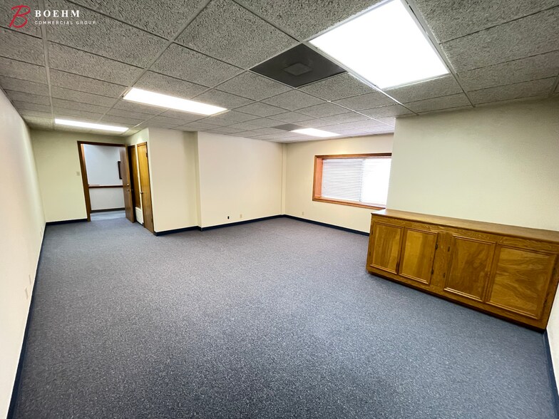 More Photos Of 204 -208 Cully Dr, Kerrville Office For Lease