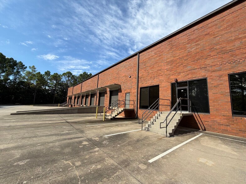 More Photos Of 3905 Steve Reynolds Blvd, Norcross Warehouse For Lease