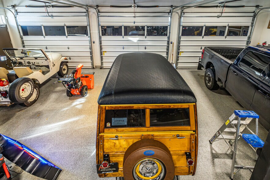 More Photos Of 1654 Aviation Dr, Hailey Showroom For Sale