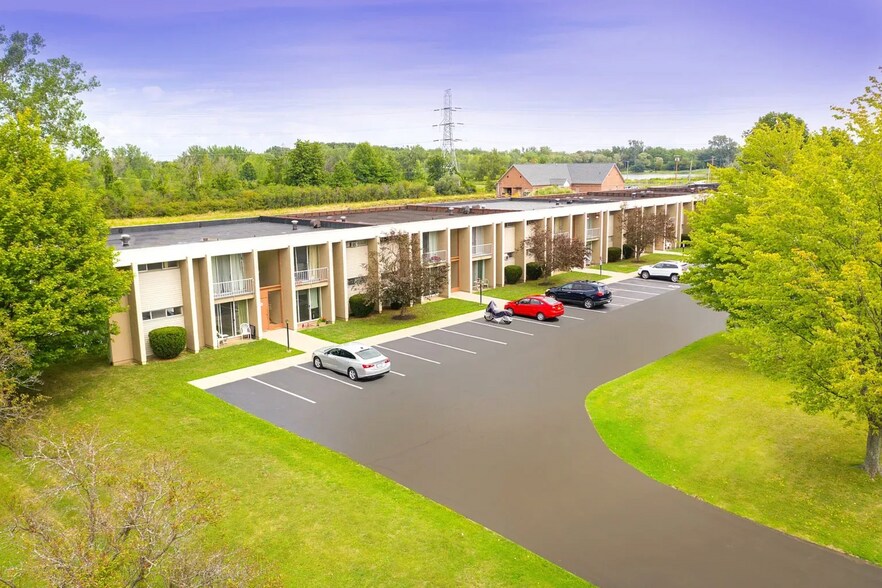 More Photos Of 70 Greco Ln, Dunkirk Apartments For Sale