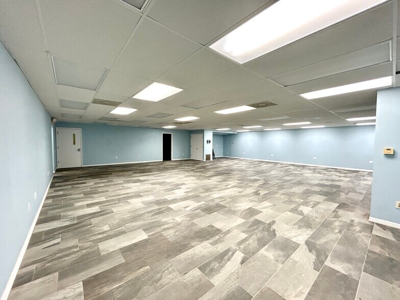 More Photos Of 715 E 60th St Ct, Bradenton Warehouse For Lease
