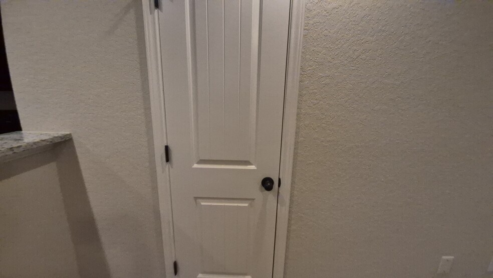 More Photos Of 6866 Lakeview Dr, San Antonio Multifamily For Sale