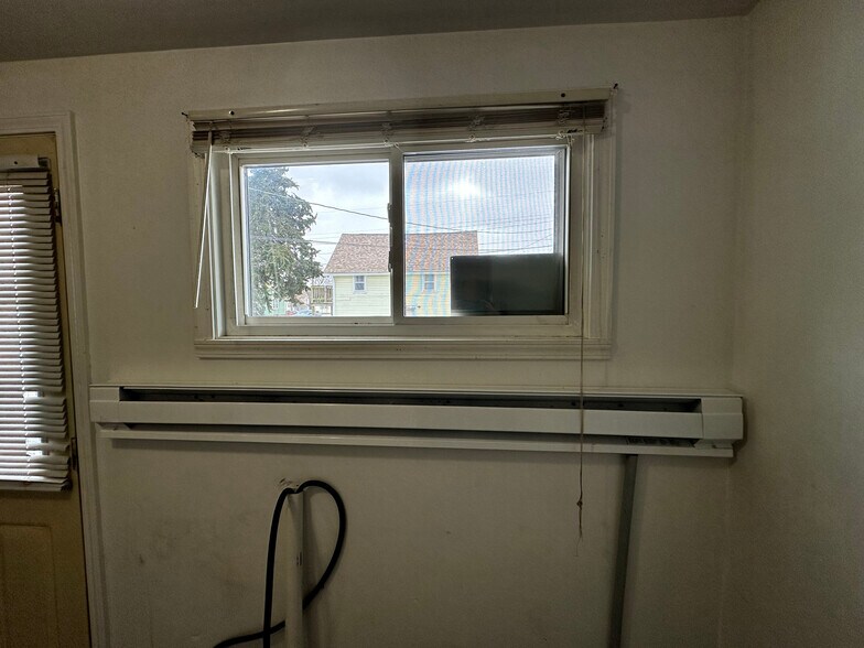 More Photos Of 1831 N C St, Elwood Apartments For Sale