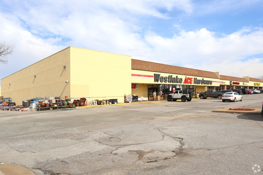 More Photos Of 723-821 W Danforth Rd, Edmond Unknown For Lease