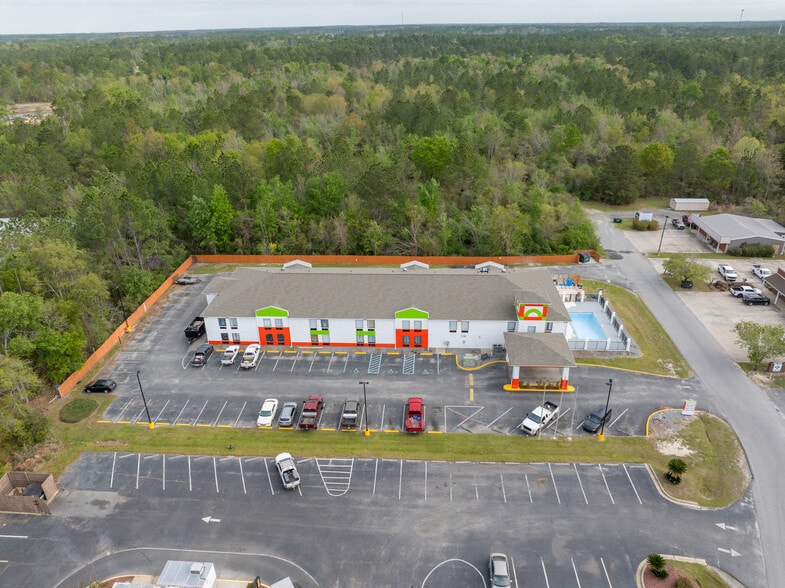 More Photos Of 53 Heritage St, Baxley Hotel For Sale