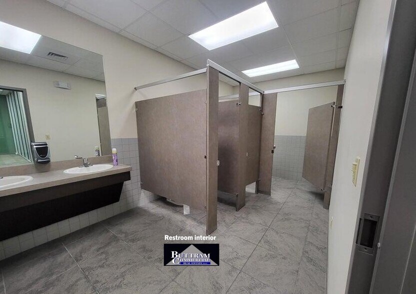 More Photos Of 2318 E 32nd St, Joplin Office For Lease