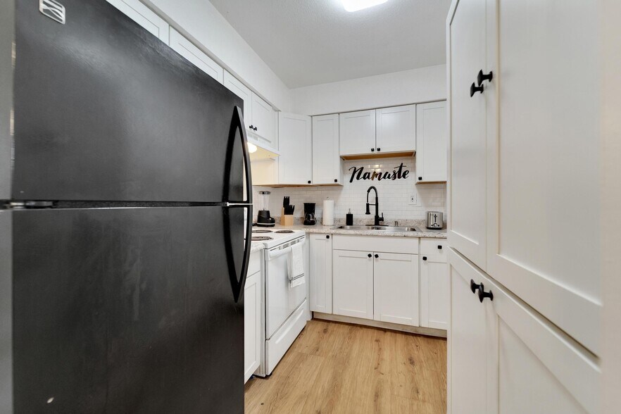 More Photos Of 4513 W McElroy Ave, Tampa Apartments For Sale