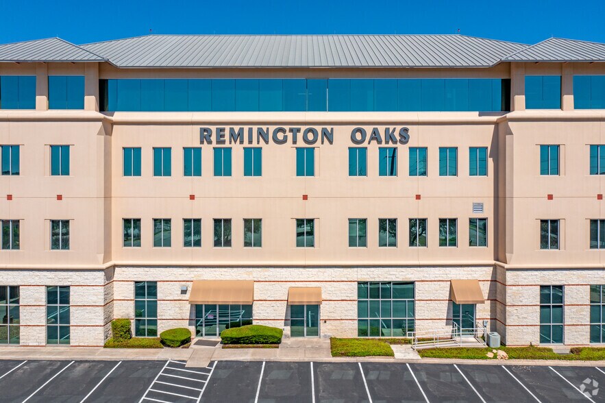 More Photos Of 525 Oak Centre Dr, San Antonio Medical For Lease