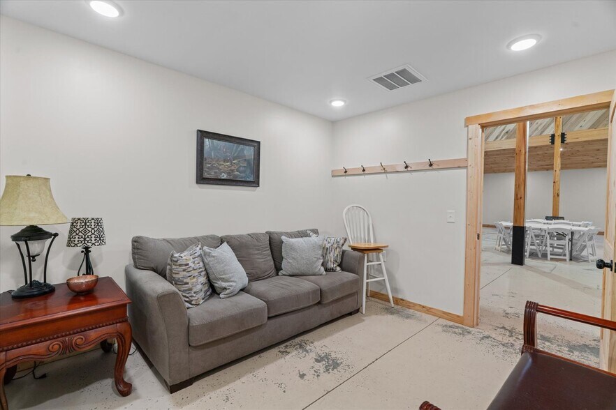 More Photos Of 2948 Holly Creek Cool Sprgs Rd, Chatsworth Specialty For Sale