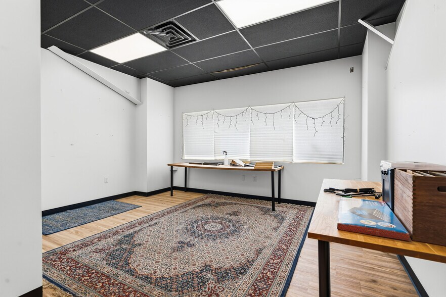 More Photos Of 22900 W Skelly Rd, Haskell Light Manufacturing For Sale