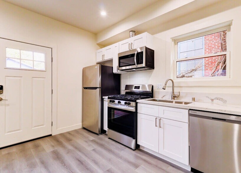 More Photos Of 1030 W 23rd St, Los Angeles Apartments For Sale