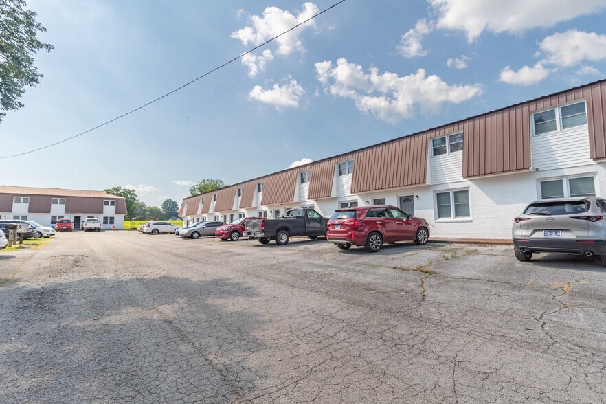 More Photos Of 2000 Old Tullahoma Rd, Winchester Apartments For Sale