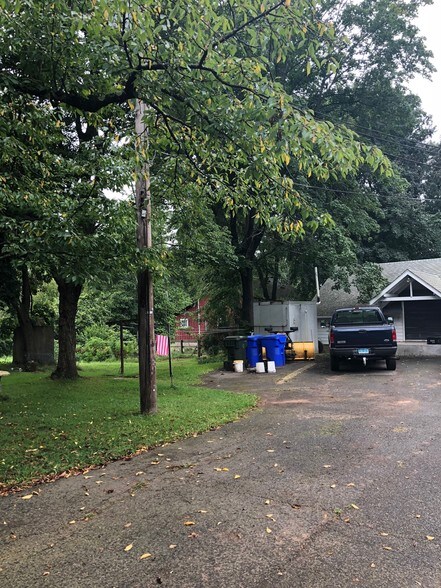 More Photos Of 465 Hills St, East Hartford Contractor Storage Yard For Sale