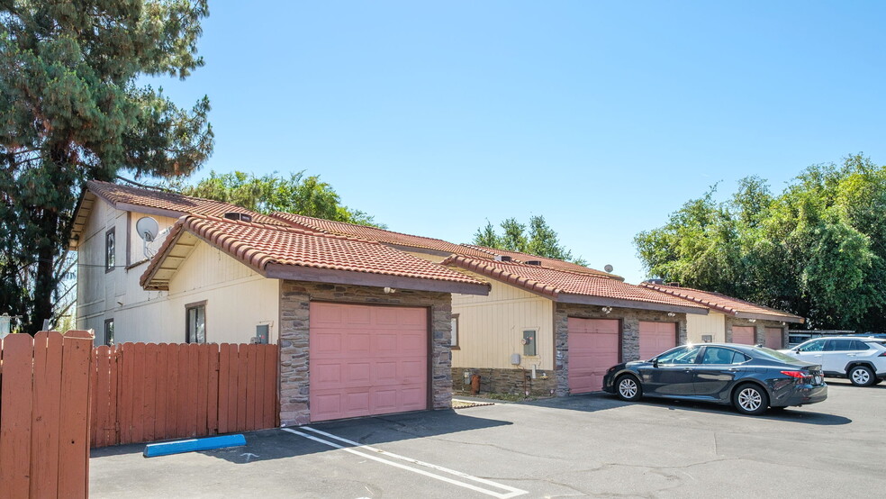 More Photos Of 4308 E Woodward Ave, Fresno Apartments For Sale
