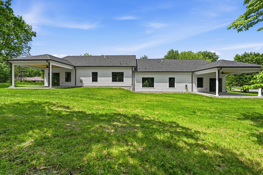 More Photos Of 100 Huselton Dr, Butler Specialty For Sale
