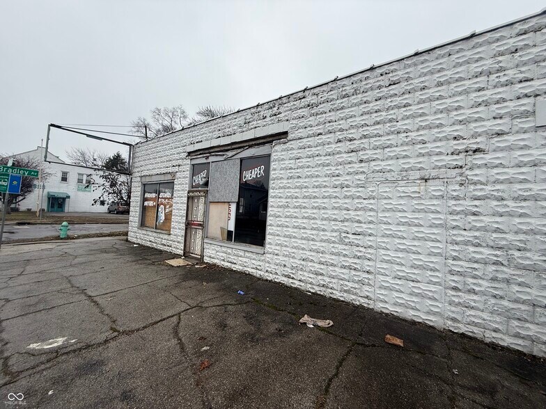 More Photos Of 3823 E 10th St, Indianapolis Freestanding For Sale