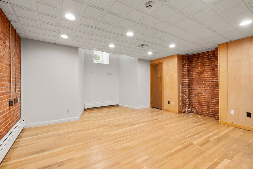 More Photos Of 1577 Beacon St, Brookline Medical For Lease
