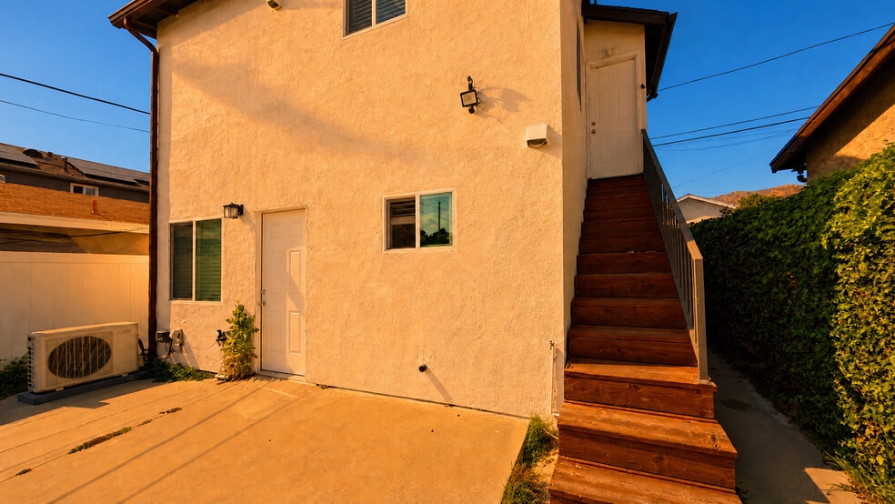 More Photos Of , Tujunga Office For Sale